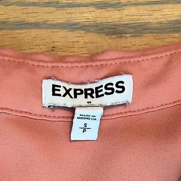 Express soft pink button down blouse - size small - Picture 6 of 7